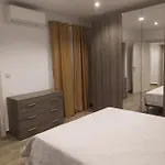 Living דירה