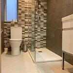 דירה Living