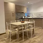 דירה Living סליאמה