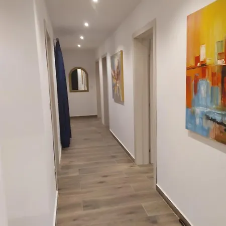 Living Apartment *